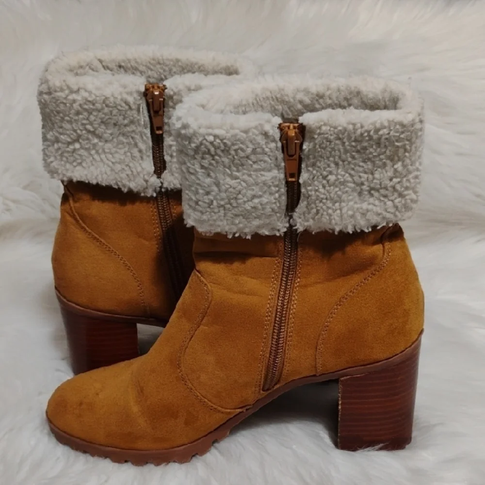 SALE! Crown & Ivy Sherpa Cream Cuff Lined Tan Heeled Boots Sz.7.5 Worn 1X (X2) - Picture 8 of 12
